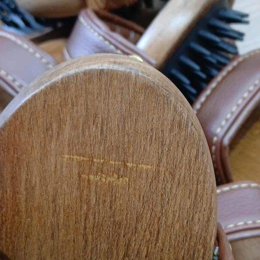 Scratch and Dent Rubber Brush