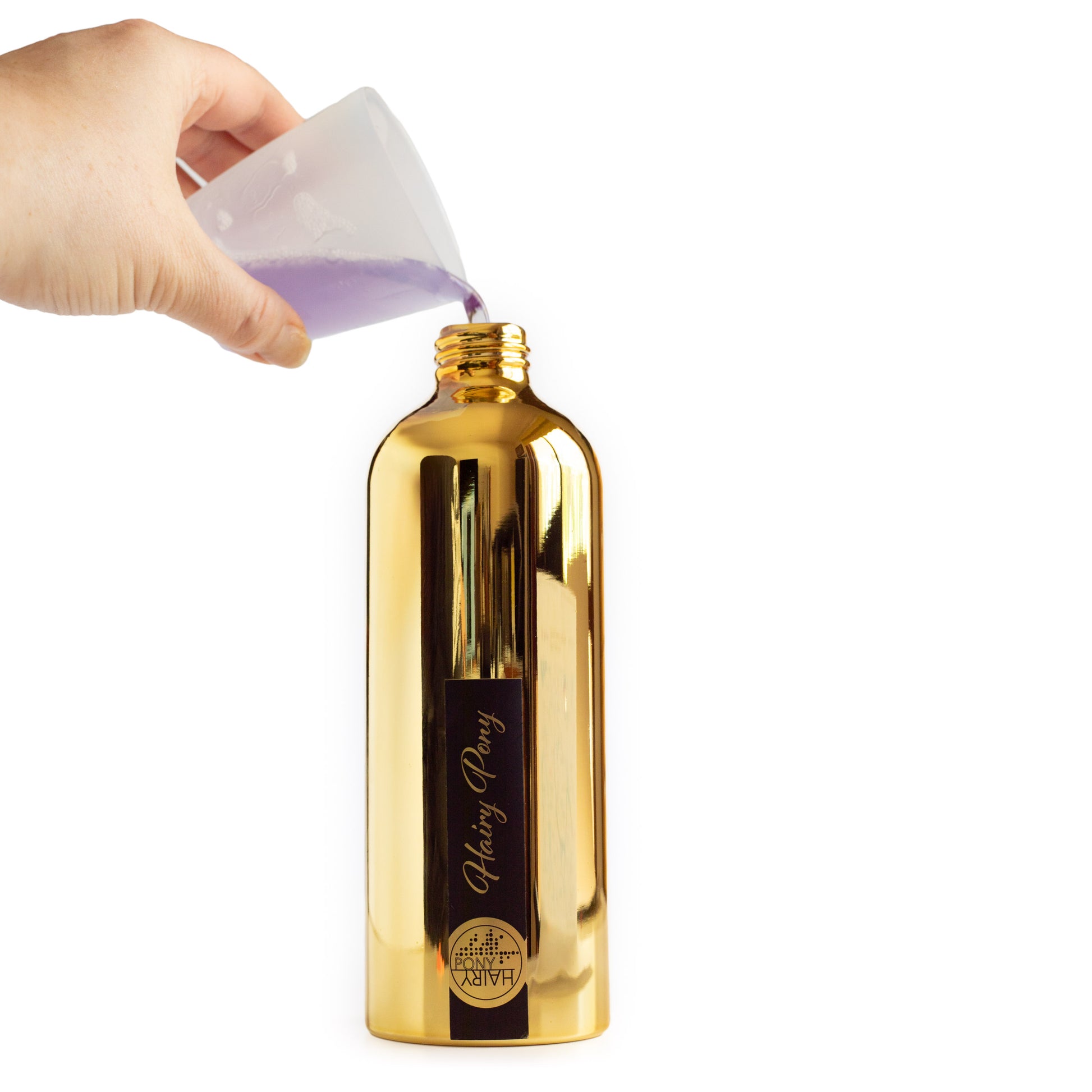 Silicone Measuring Cup pouring Essential Oil Coat Conditioner in to 500ml Gold Spray Bottle