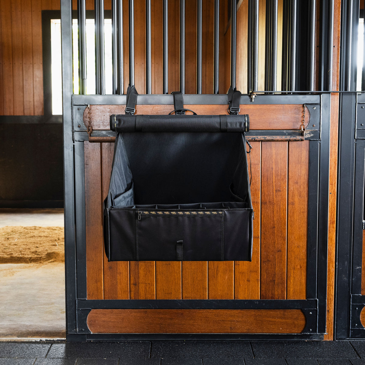 Stable Hanger Bag