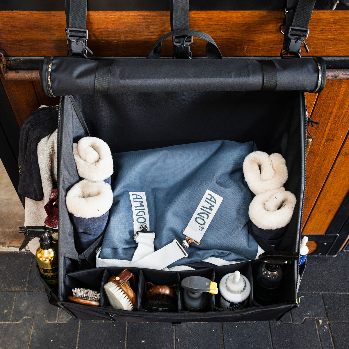 Stable Hanger Bag