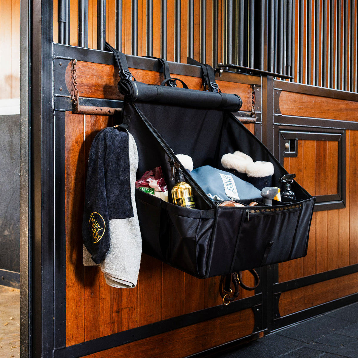 Stable Hanger Bag