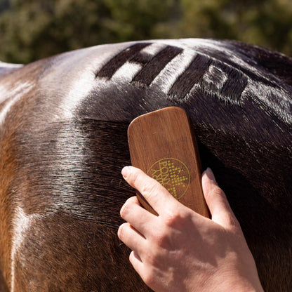 Hairy Pony Quarter Mark Brush being used on a horse